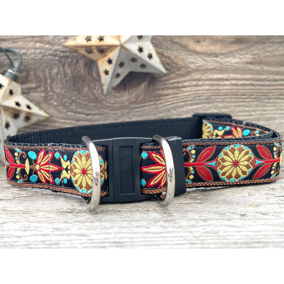 1 inch wide Parisian pattern Diva Dog safety release buckle collar for big and giant dogs with necks between 24 and 32 inches