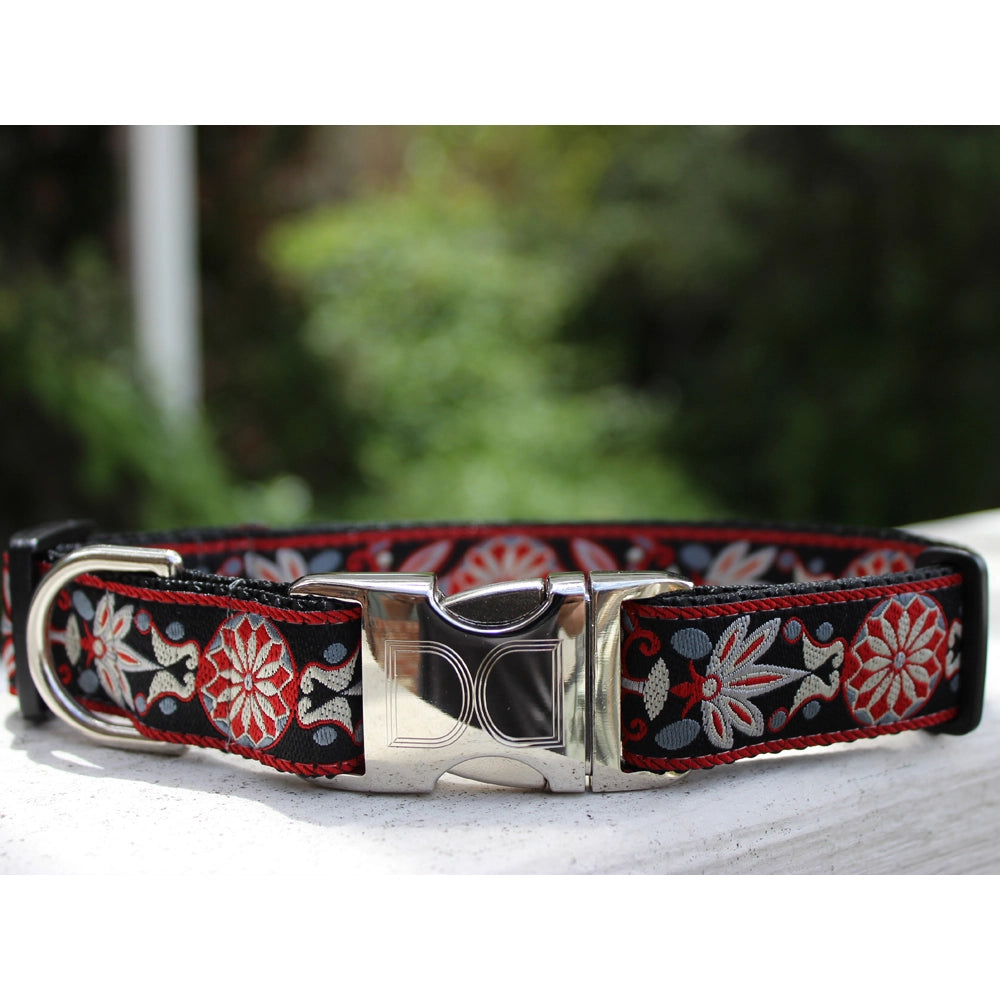 1 inch wide red and black fancy pattern Diva Dog collar for big and giant dogs with necks between 24 and 32 inches