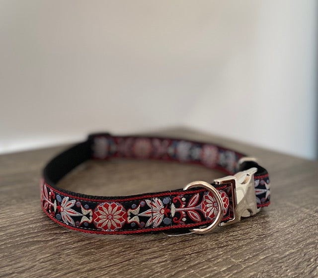 1 inch wide red and black fancy pattern Diva Dog collar for big and giant dogs with necks between 24 and 32 inches