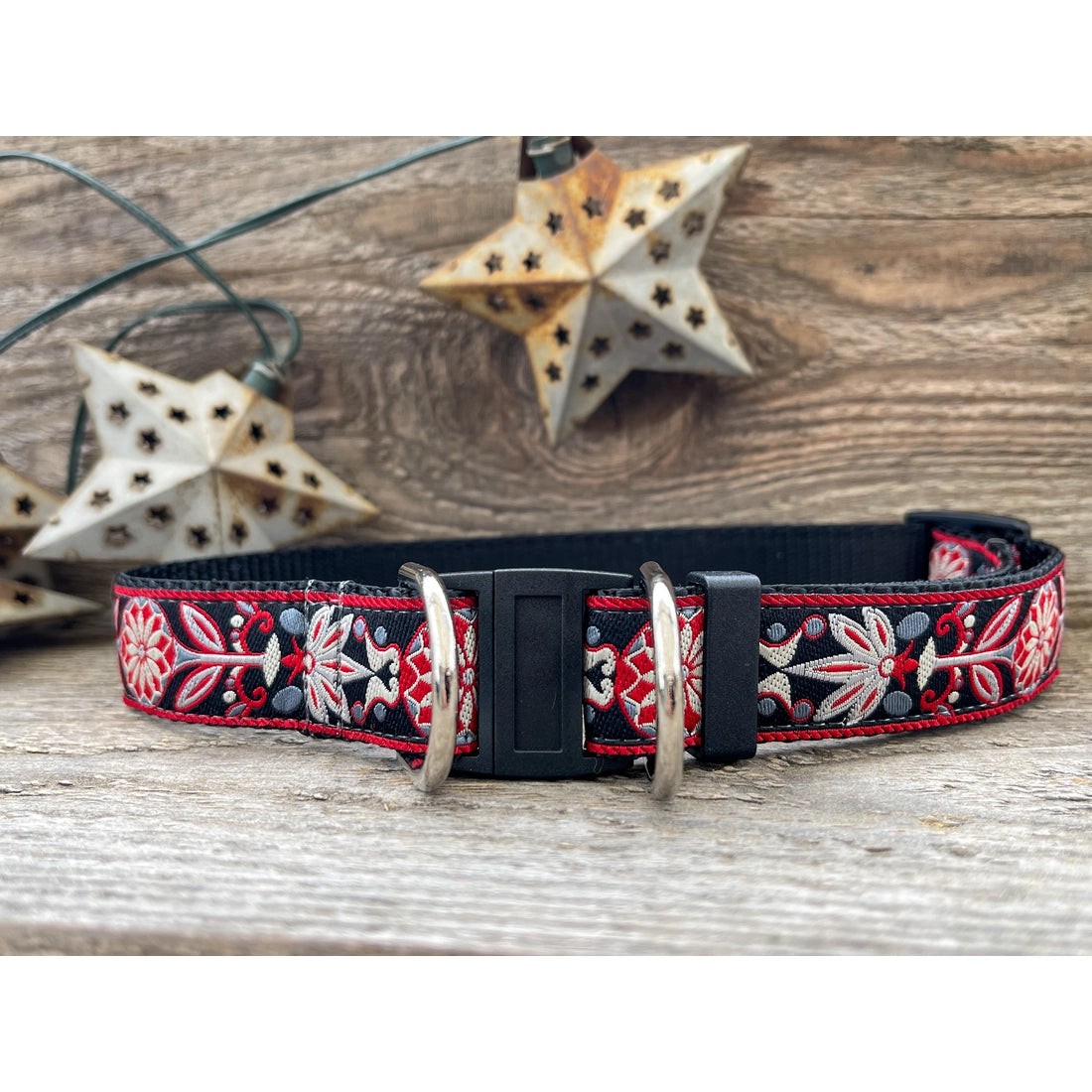 1 inch wide red and black fancy pattern Diva Dog safety release buckle collar for big and giant dogs with necks between 24 and 32 inches