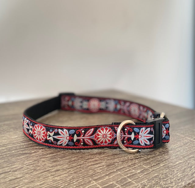 1 inch wide red and black fancy pattern Diva Dog safety release buckle collar for big and giant dogs with necks between 24 and 32 inches