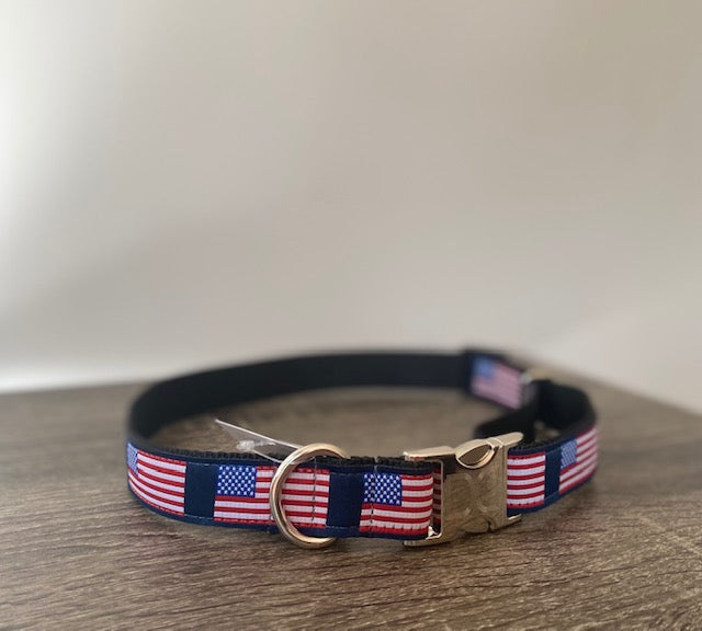 1 inch wide navy Diva Dog collar with USA flag pattern for big and giant dogs with necks between 24 and 32 inches